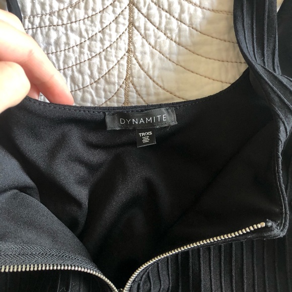 5/$35🍑 DYNAMITE Black Zip Up Tank - Picture 4 of 4